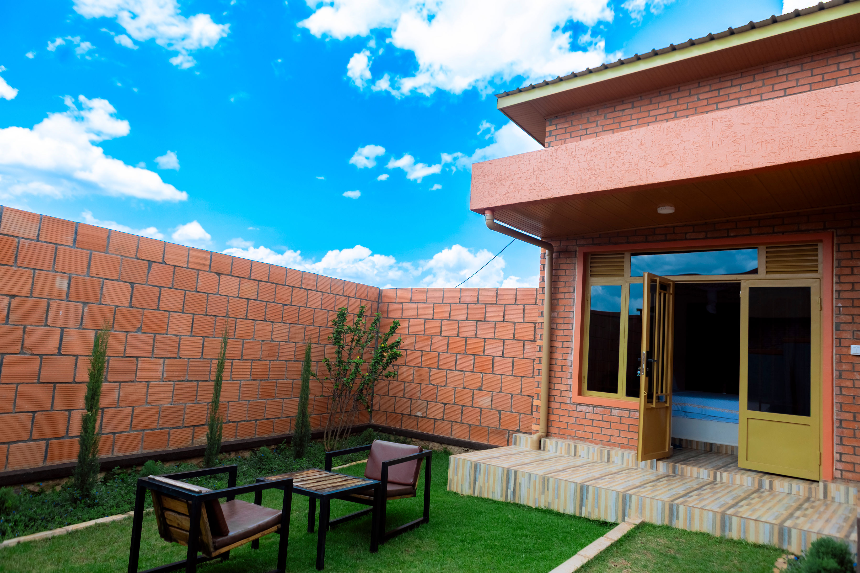 Bird of Paradise Motel